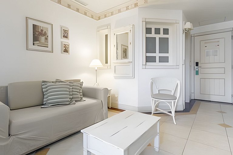 Estúdio Vista Piscina-ILCampanário-Jurerê Interna.