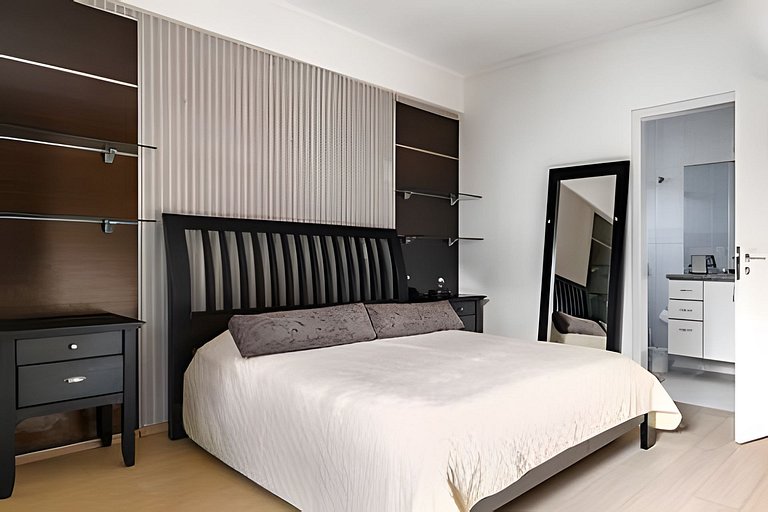 Apto Grande na Região Central de Florianópolis.