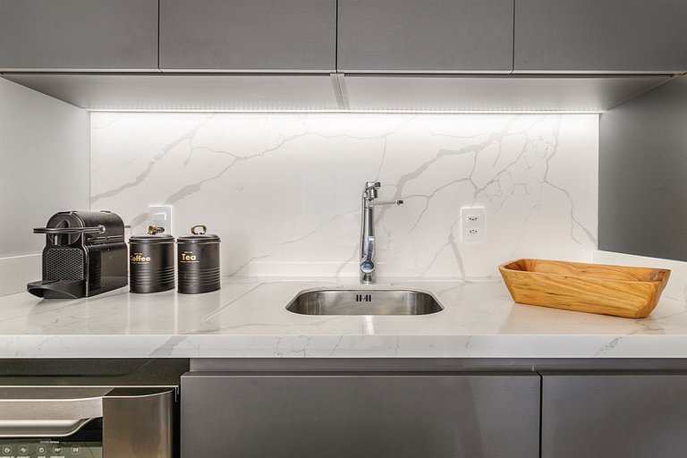 Apto 2 Quartos com Sacada Ed.Jardim Milano