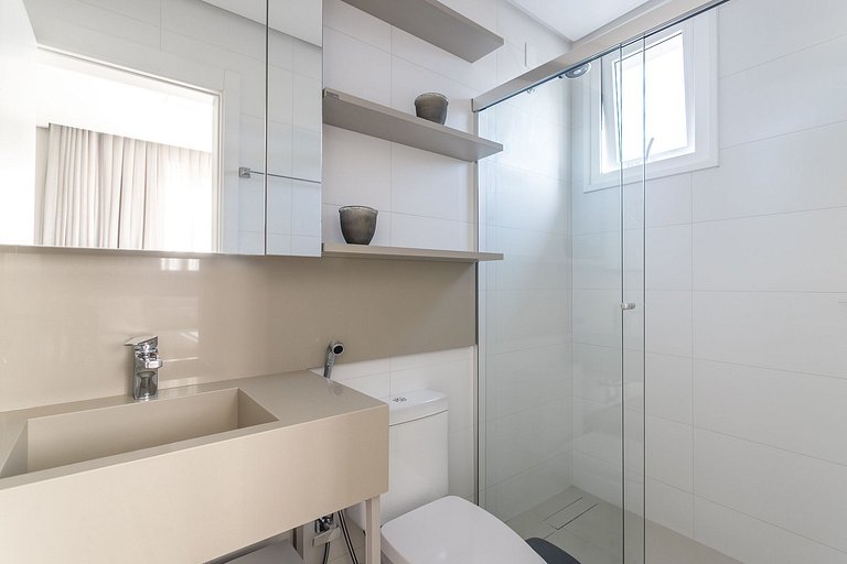 Apto 2 Quartos com Sacada Ed.Jardim Milano