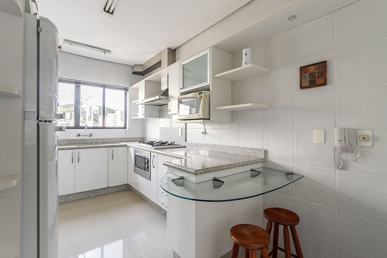 Apto Grande na Região Central de Florianópolis.