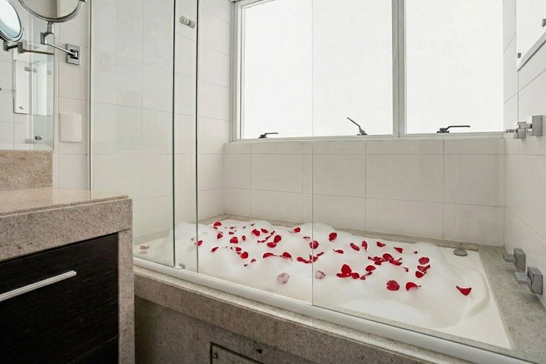 Loft c/ Banheira_Cama King_Região Central Floripa