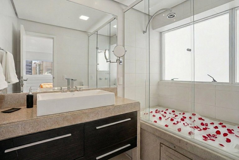 Loft c/ Banheira_Cama King_Região Central Floripa